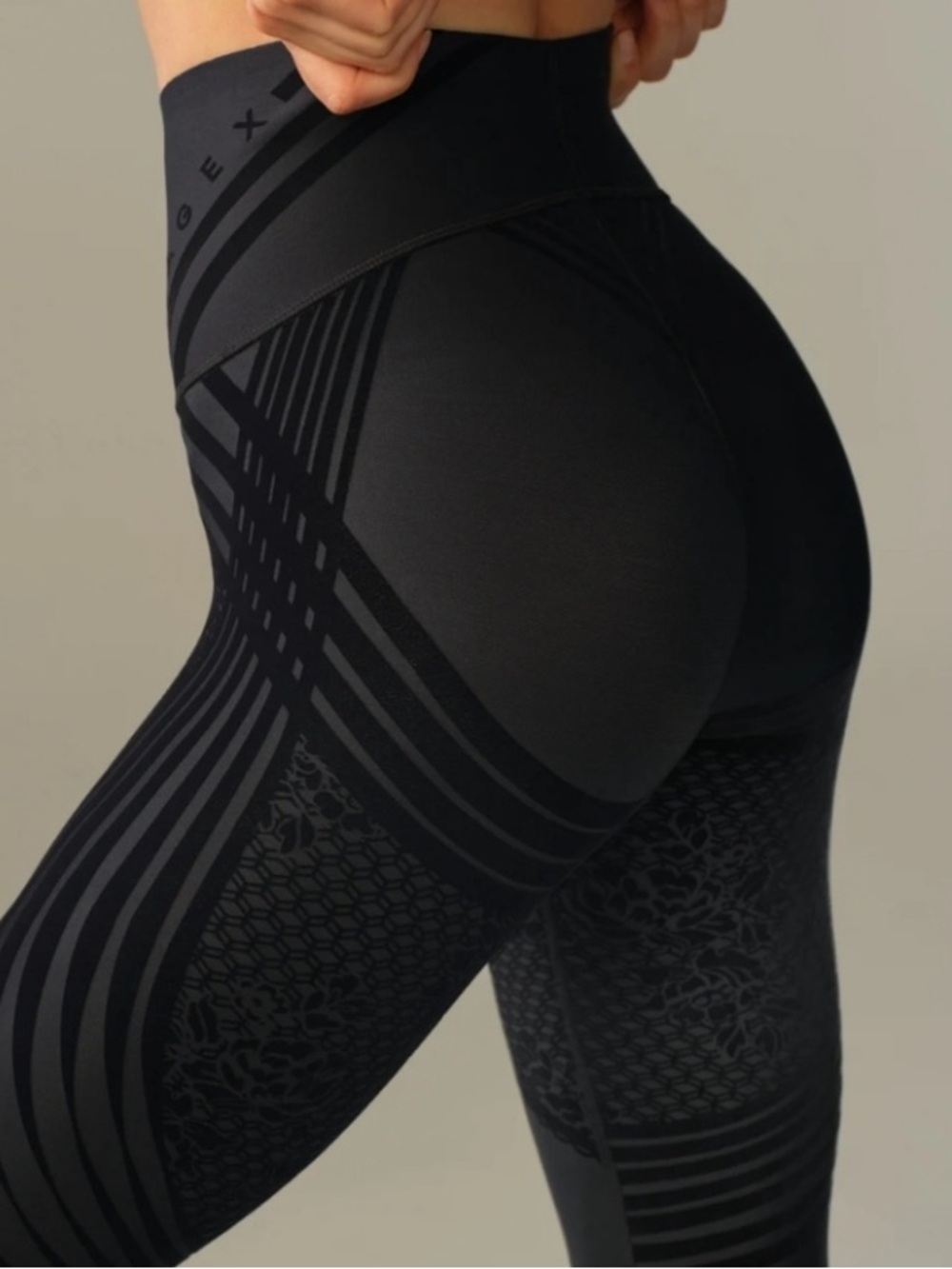 SAVAGE × FENTY Special FX High Waist Leggings Black with raised detail Size M.